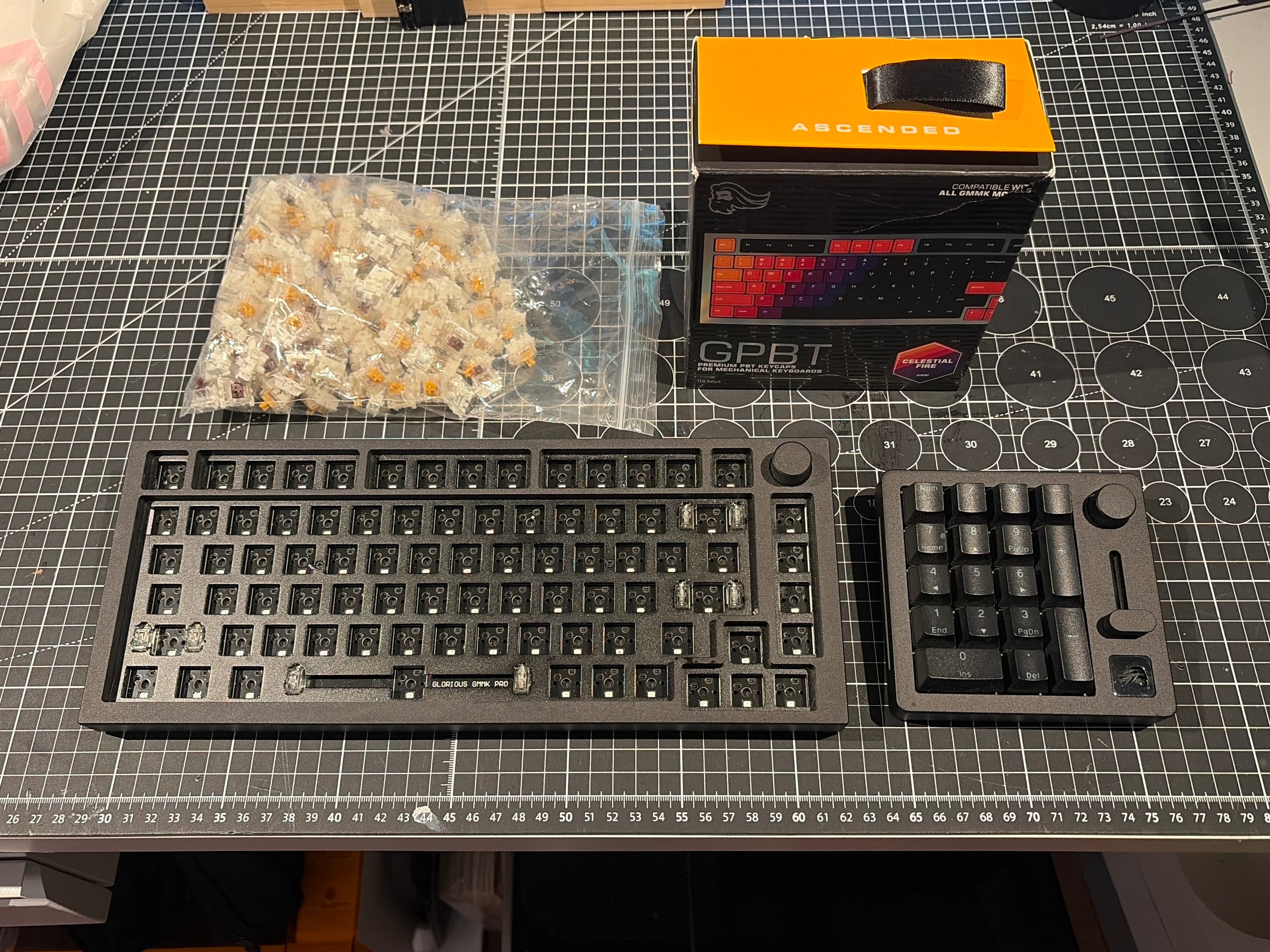 G glorious, GMMK pro keyboard and number pad